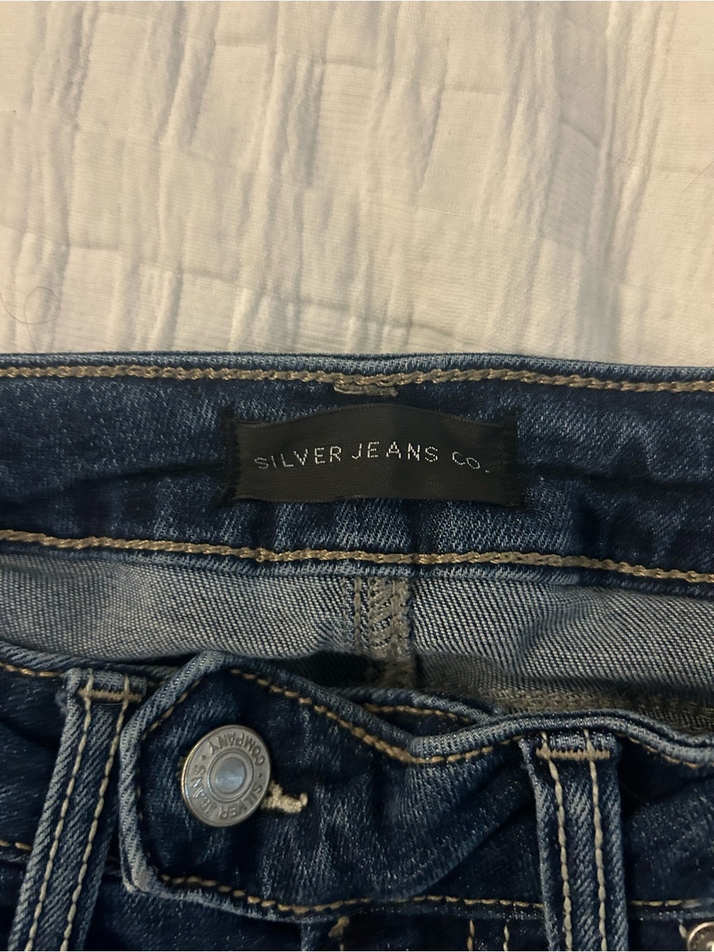 Silver Jeans - Women's Dark Wash Blue Bootcut Jeans - Picture 3 of 4